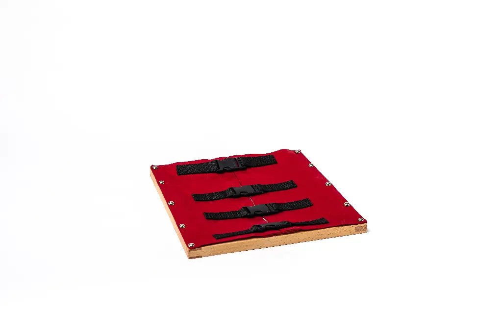 Buckling frame Red